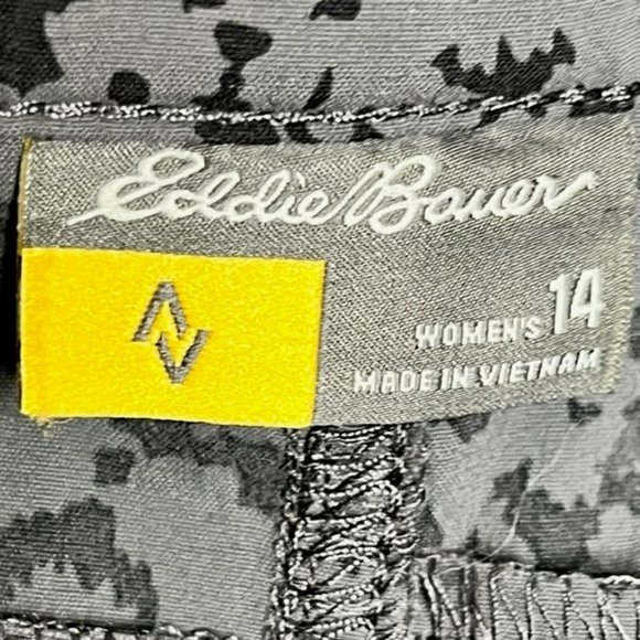 Eddie Bauer High Rise Travex Cargo Capris - Printed Gray/Black - 14 - Picture 9 of 9